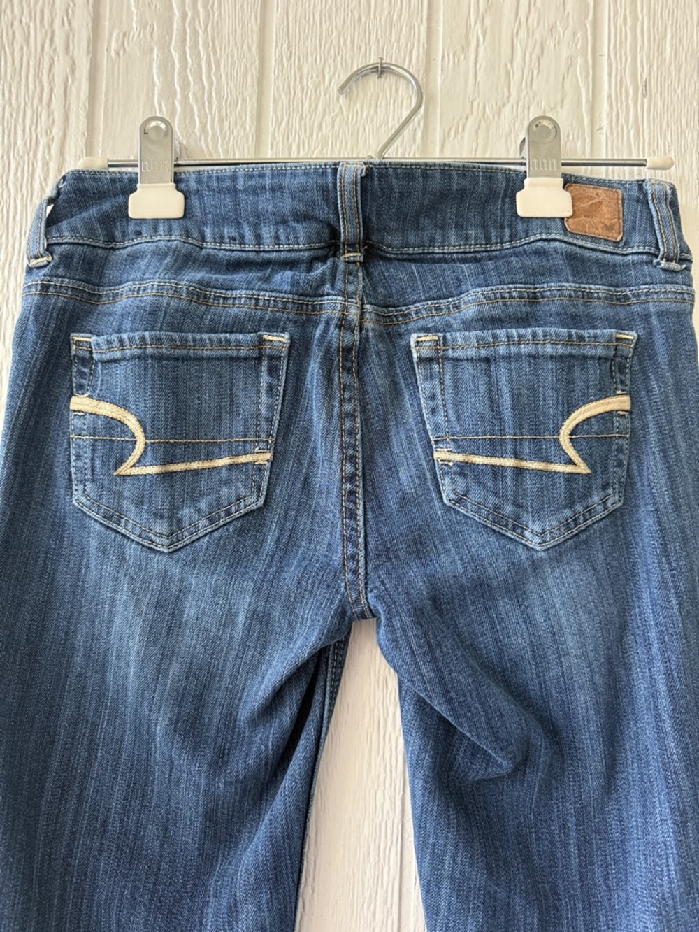 American Eagle Outfitters Y2K Dark Blue Low Rise Flare Artist Jeans sz 4 short - Picture 4 of 7